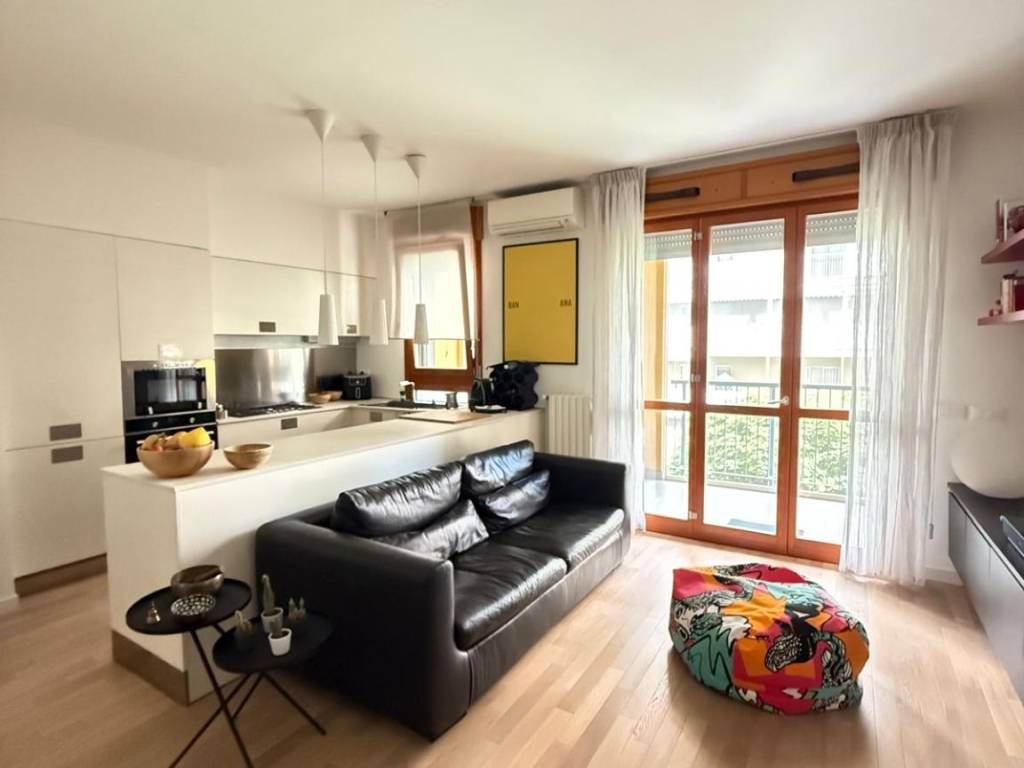 appartamento in vendita a Milano in zona Famagosta