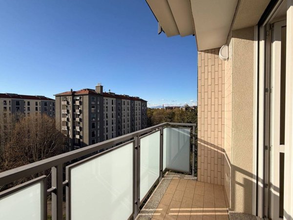 appartamento in vendita a Milano in zona Lorenteggio