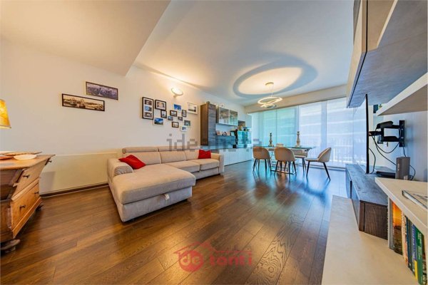 appartamento in vendita a Milano in zona Corsica