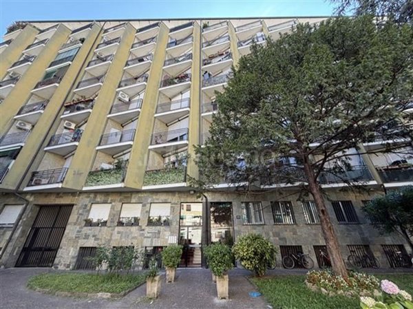 ufficio in vendita a Milano in zona Lorenteggio