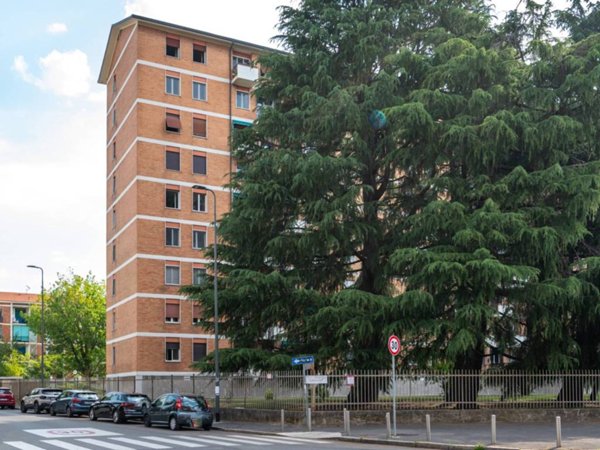 appartamento in vendita a Milano in zona Gallaratese