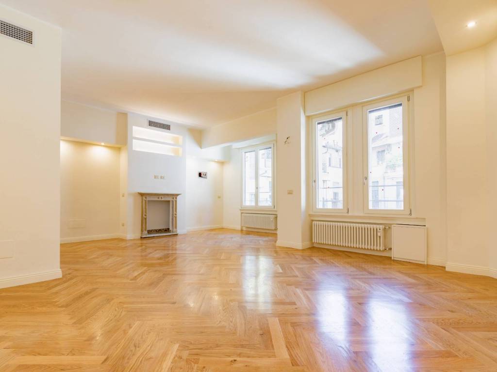 appartamento in vendita a Milano in zona XXII Marzo