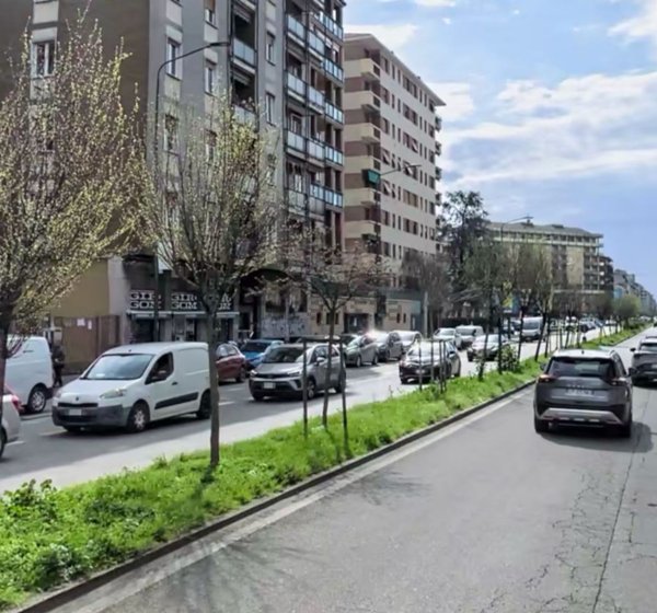 negozio in vendita a Milano in zona Gorla