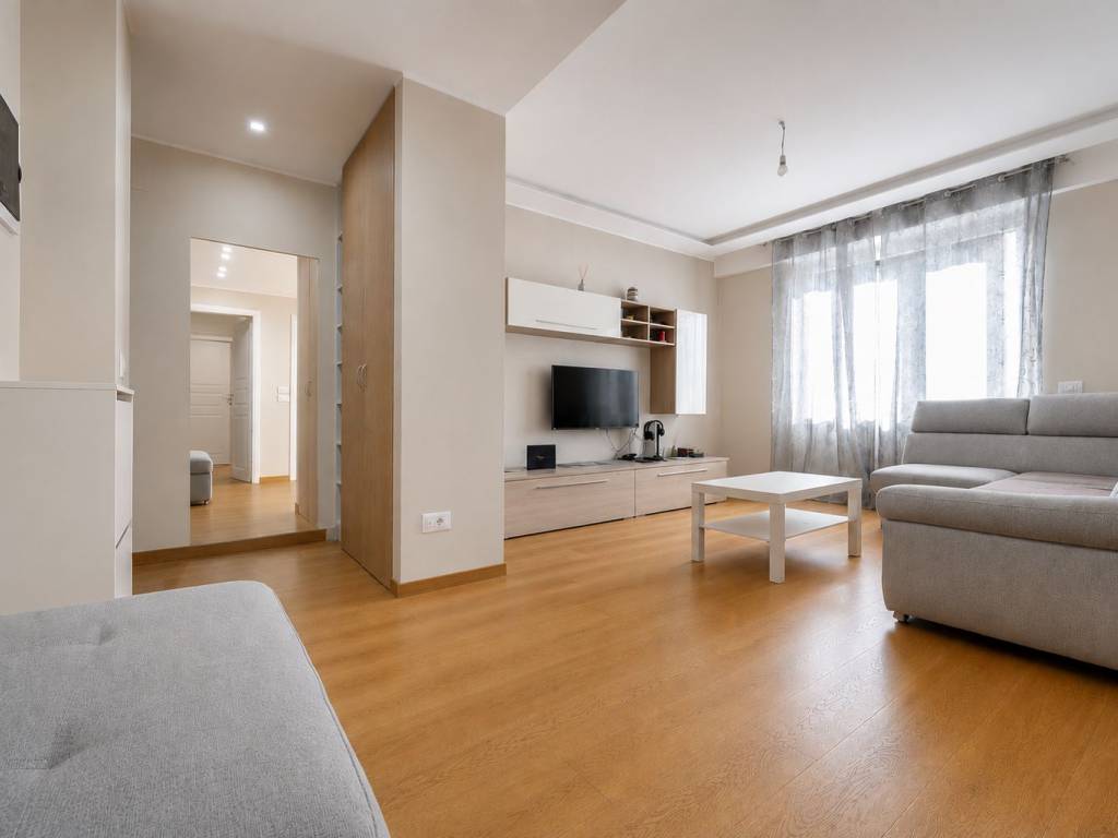 appartamento in vendita a Milano in zona Lorenteggio