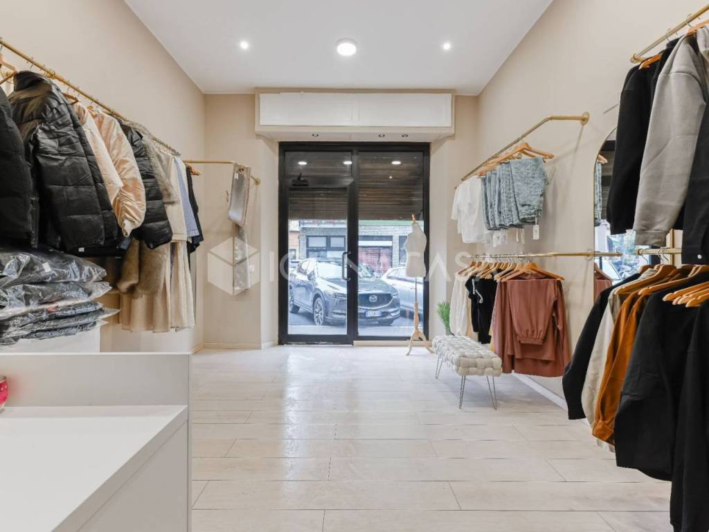 negozio in vendita a Milano in zona Casoretto