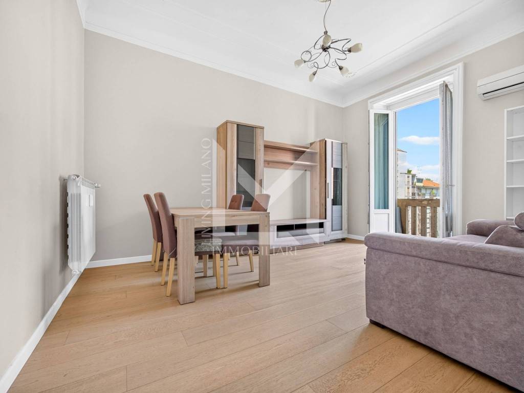 appartamento in vendita a Milano in zona Corsica