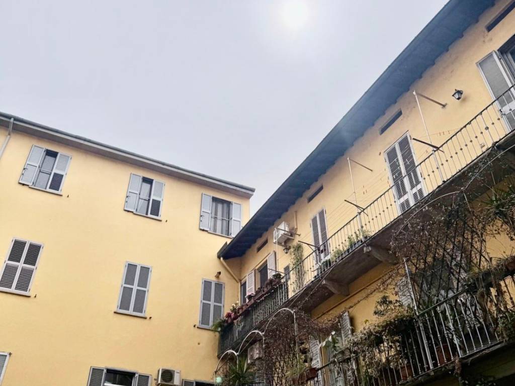 appartamento in vendita a Milano in zona Bocconi