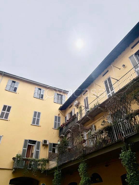 appartamento in vendita a Milano in zona Bocconi