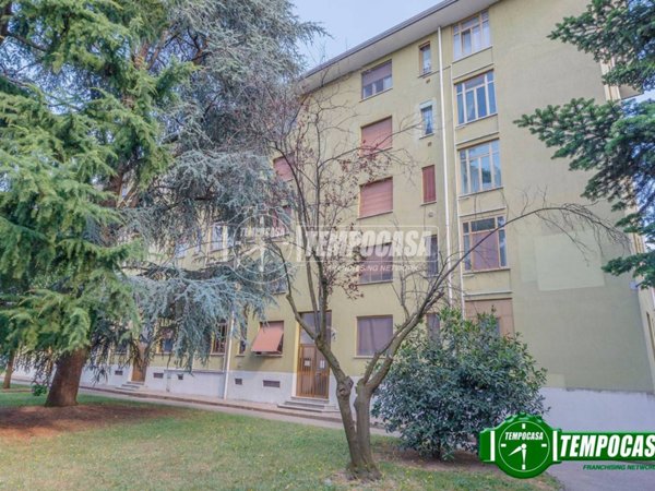 appartamento in vendita a Milano in zona Baggio