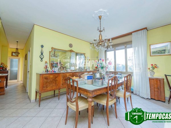 appartamento in vendita a Milano in zona Baggio