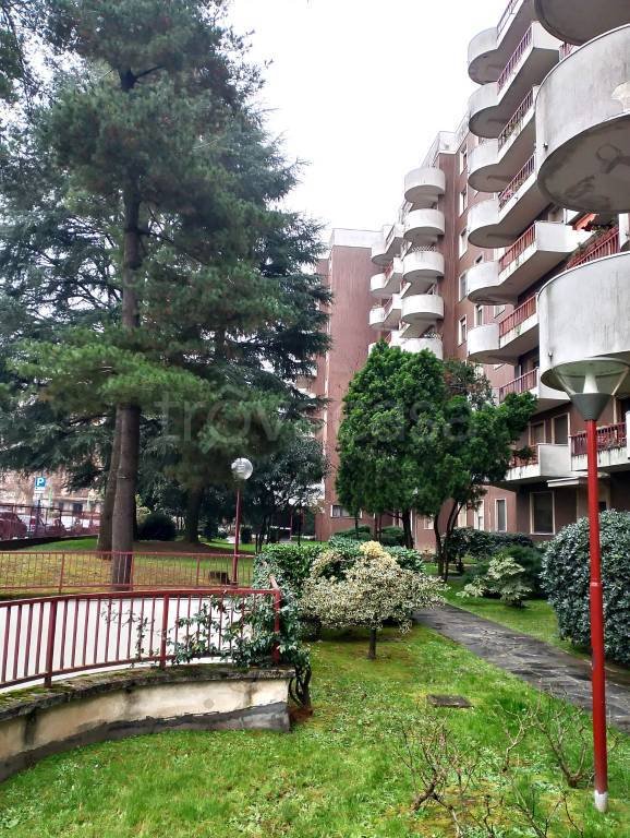 appartamento in vendita a Milano in zona Prato Centenaro
