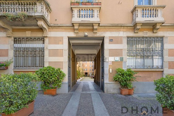 appartamento in vendita a Milano in zona Guastalla