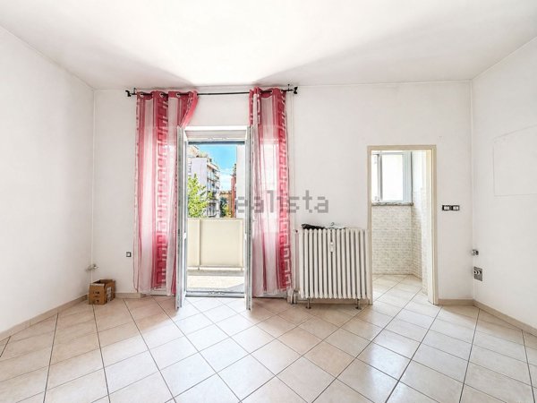 appartamento in vendita a Milano in zona Corsica