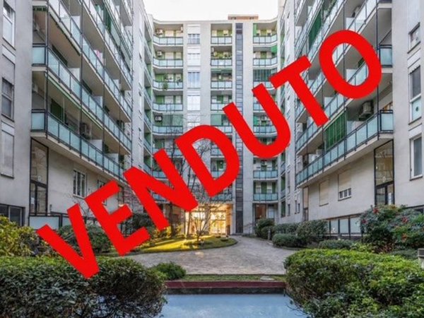 appartamento in vendita a Milano in zona Piazzale Lodi