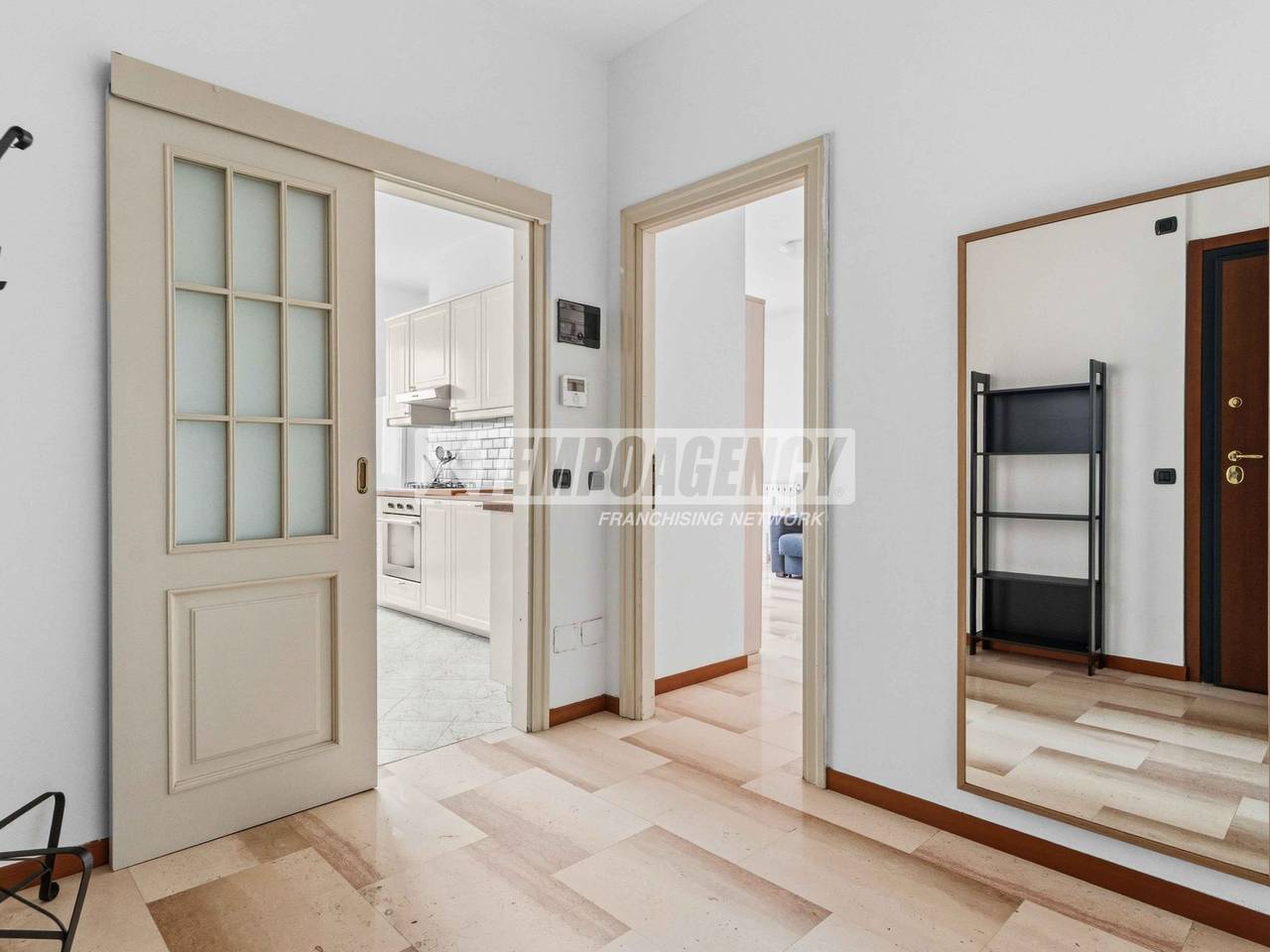 appartamento in vendita a Milano in zona Famagosta