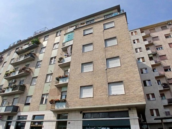 negozio in vendita a Milano in zona Turro