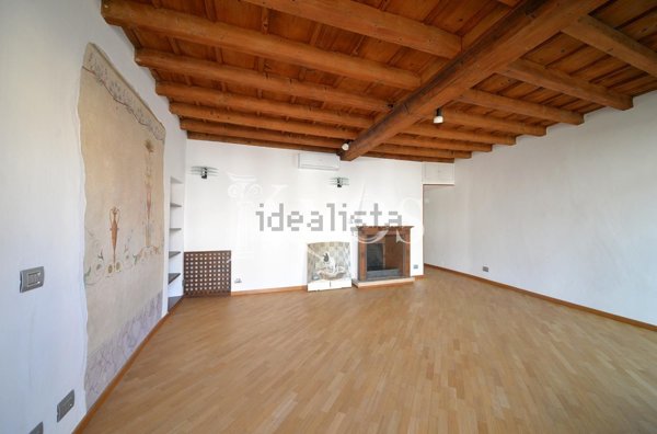 appartamento in vendita a Milano in zona Porta Genova