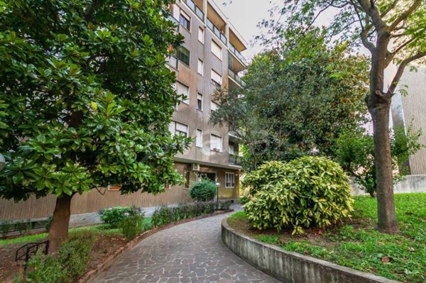 appartamento in vendita a Milano in zona Loreto
