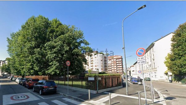 appartamento in vendita a Milano in zona Vigentino