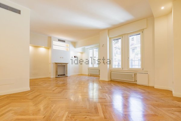 appartamento in vendita a Milano in zona XXII Marzo