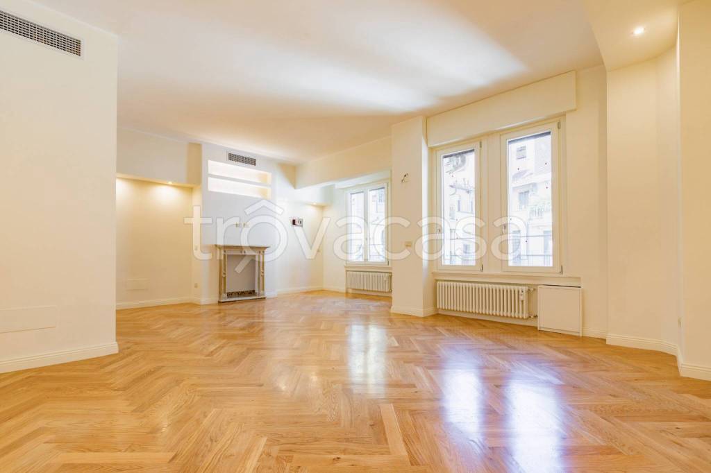 appartamento in vendita a Milano in zona XXII Marzo