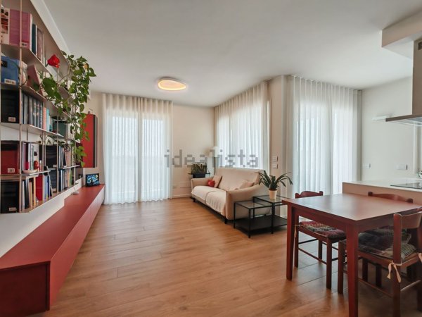 appartamento in vendita a Milano in zona Lorenteggio