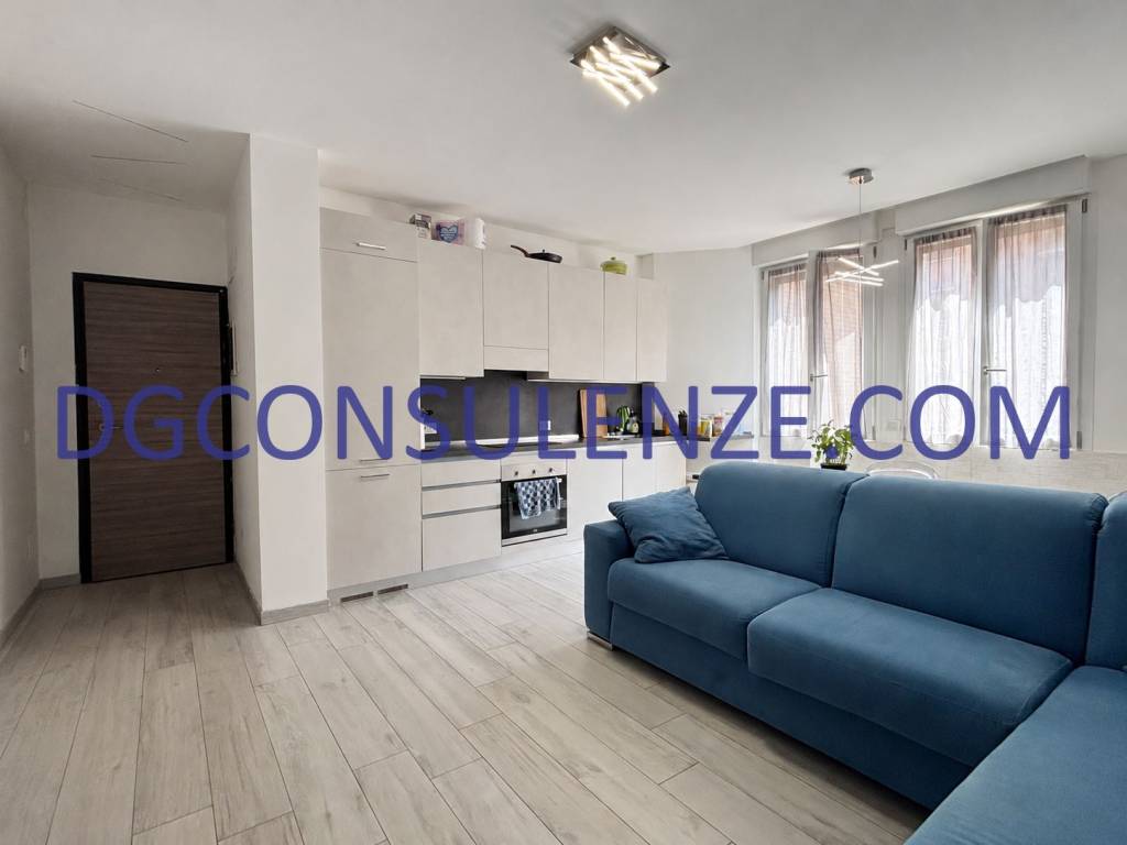 appartamento in vendita a Milano in zona Corsica