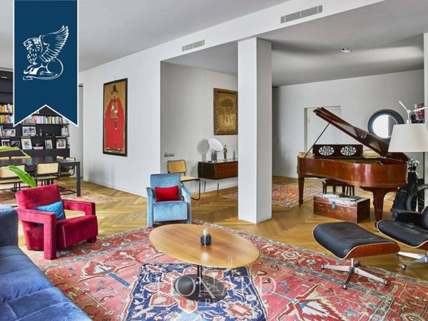 appartamento in vendita a Milano in zona Porta Nuova