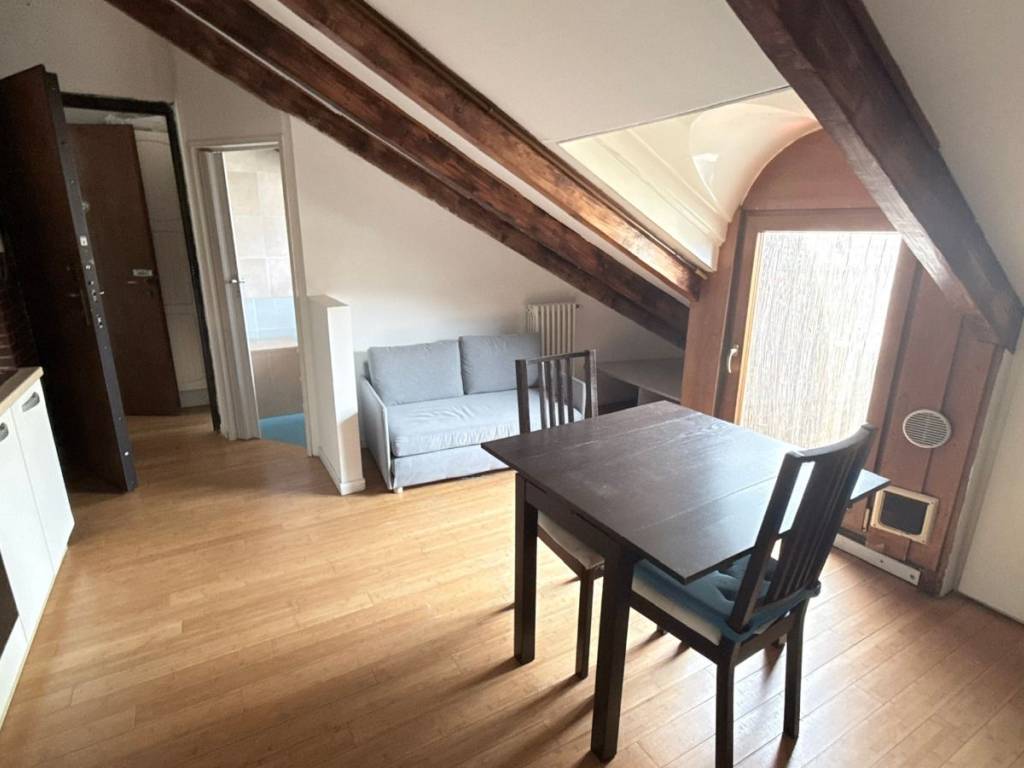 appartamento in vendita a Milano in zona Città Studi