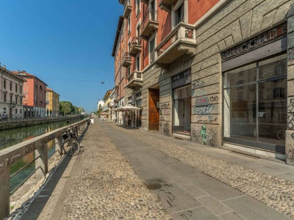 negozio in vendita a Milano in zona Porta Genova