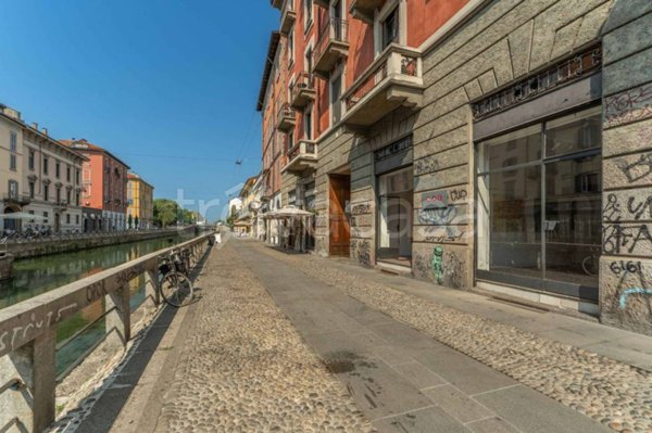 negozio in vendita a Milano in zona Porta Genova