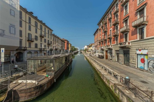 negozio in vendita a Milano in zona Porta Genova
