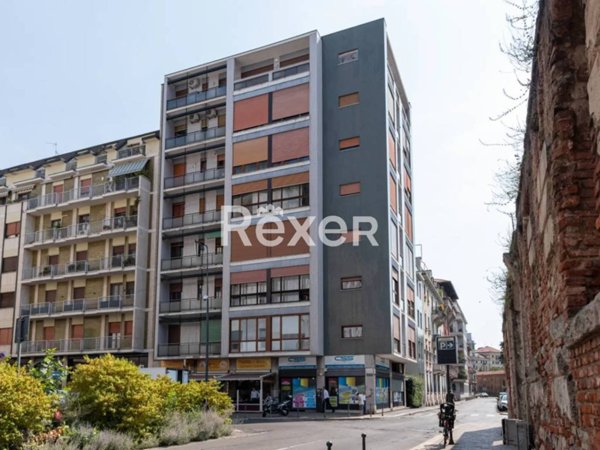 appartamento in vendita a Milano in zona Guastalla