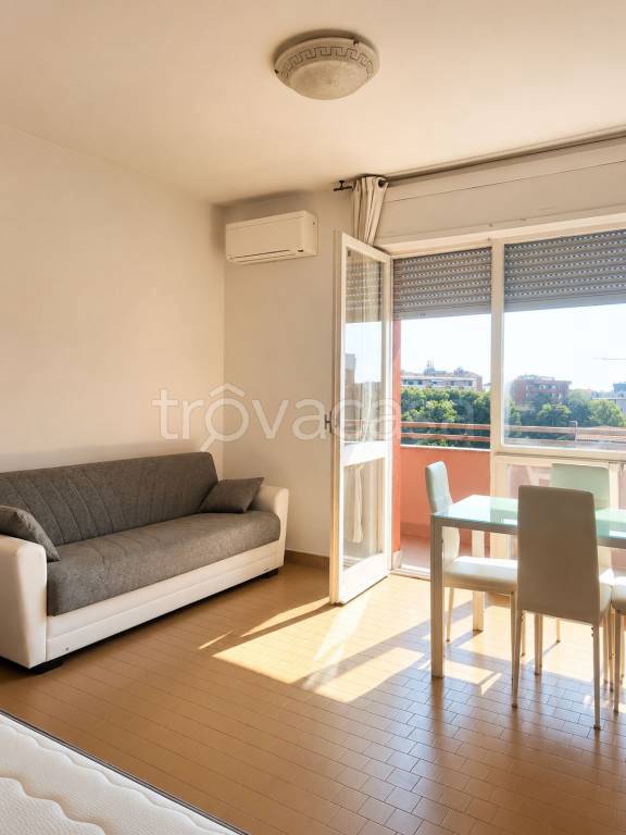 appartamento in vendita a Milano in zona Famagosta