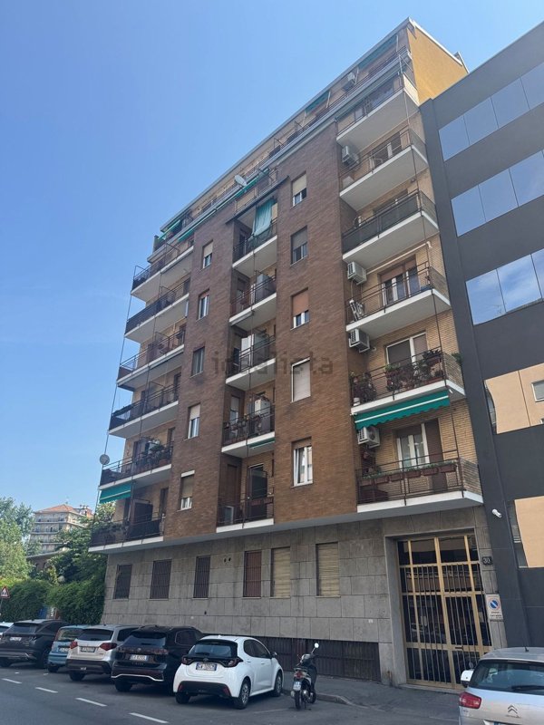 appartamento in vendita a Milano in zona Feltre