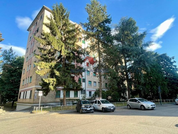 appartamento in vendita a Milano in zona Gallaratese