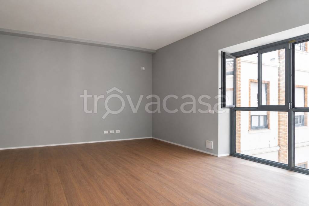 appartamento in vendita a Milano in zona Solari
