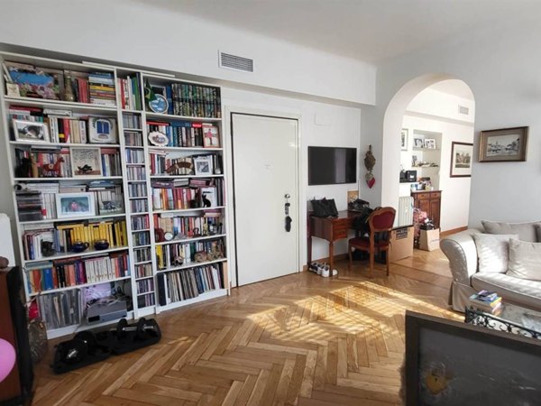 appartamento in vendita a Milano in zona Sant'Ambrogio