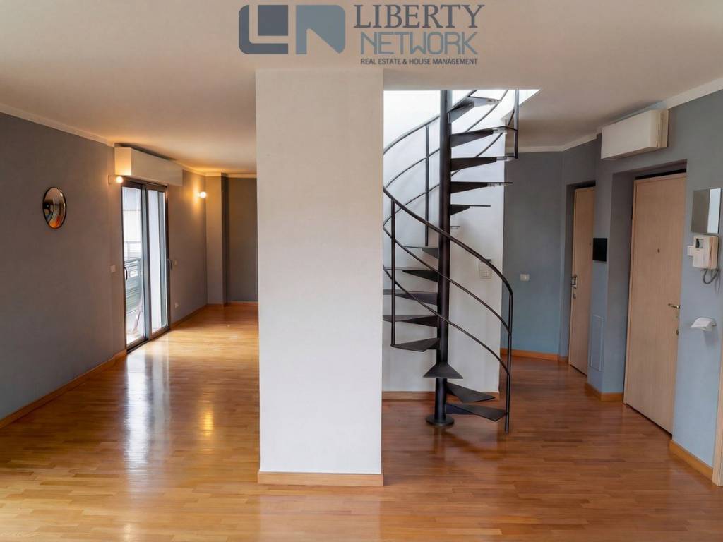 appartamento in vendita a Milano in zona Dergano