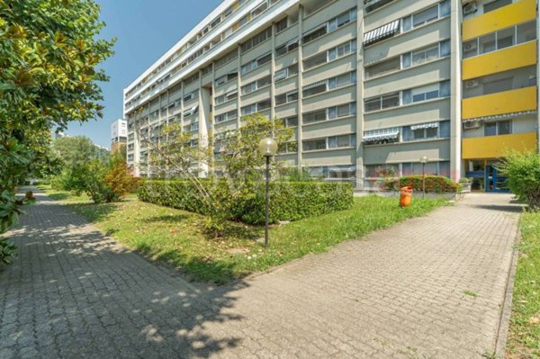appartamento in vendita a Milano in zona Barona