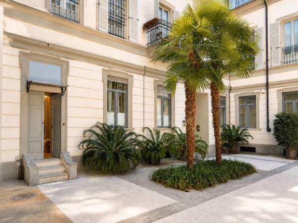 ufficio in vendita a Milano in zona Cadorna