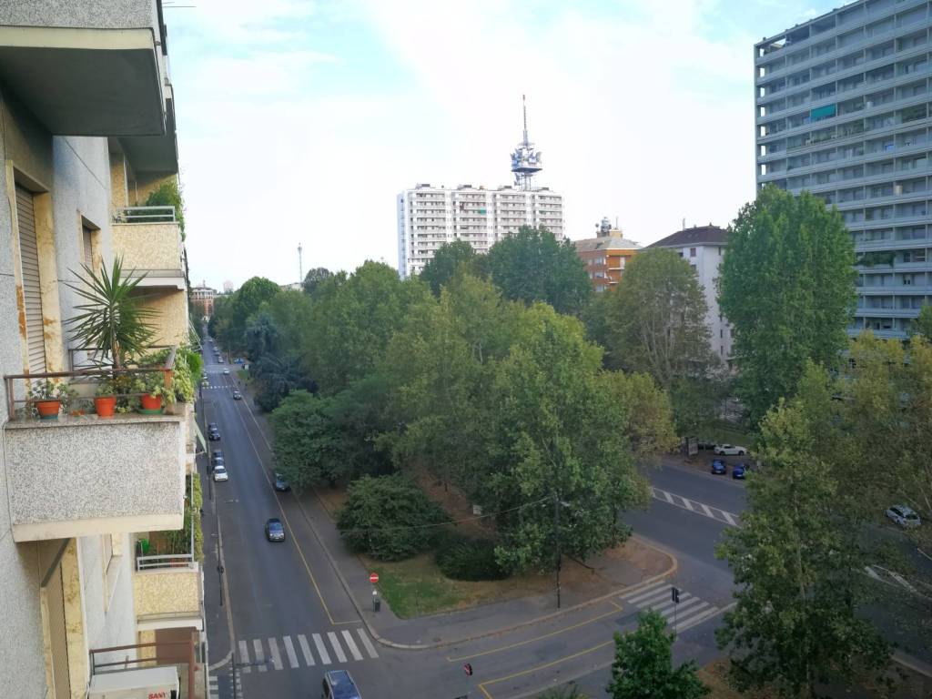 appartamento in vendita a Milano in zona Sempione