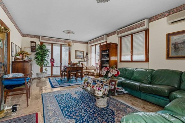 appartamento in vendita a Milano in zona Gratosoglio