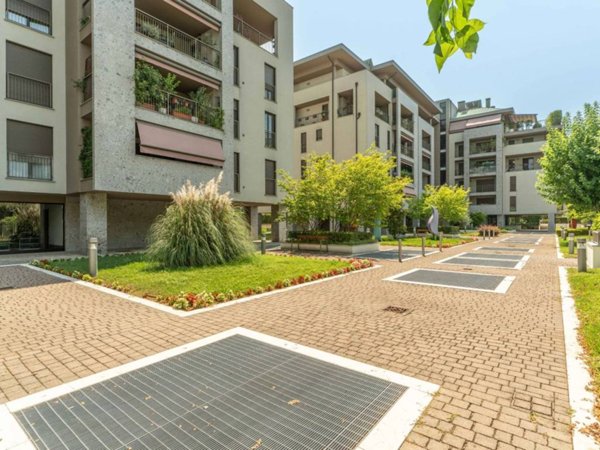 appartamento in vendita a Milano in zona Vigentino