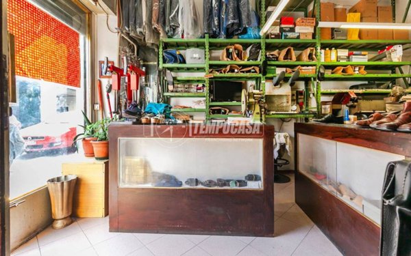 negozio in vendita a Milano in zona Isola