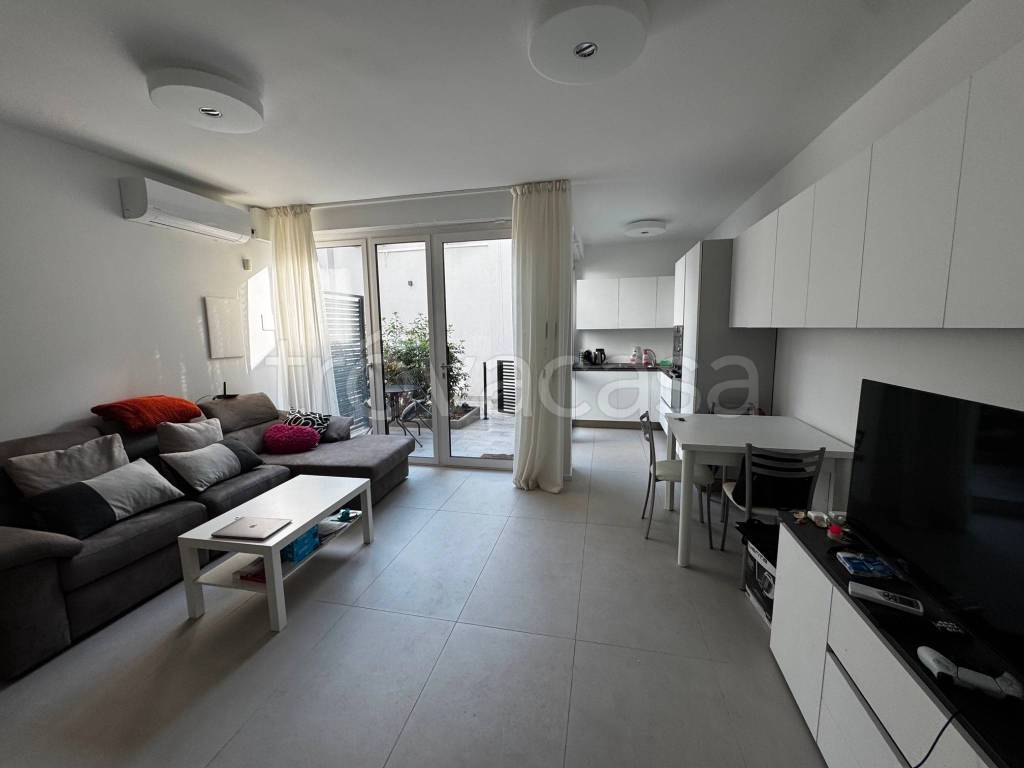 appartamento in vendita a Milano in zona De Angeli