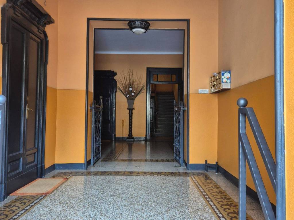 appartamento in vendita a Milano in zona Sempione
