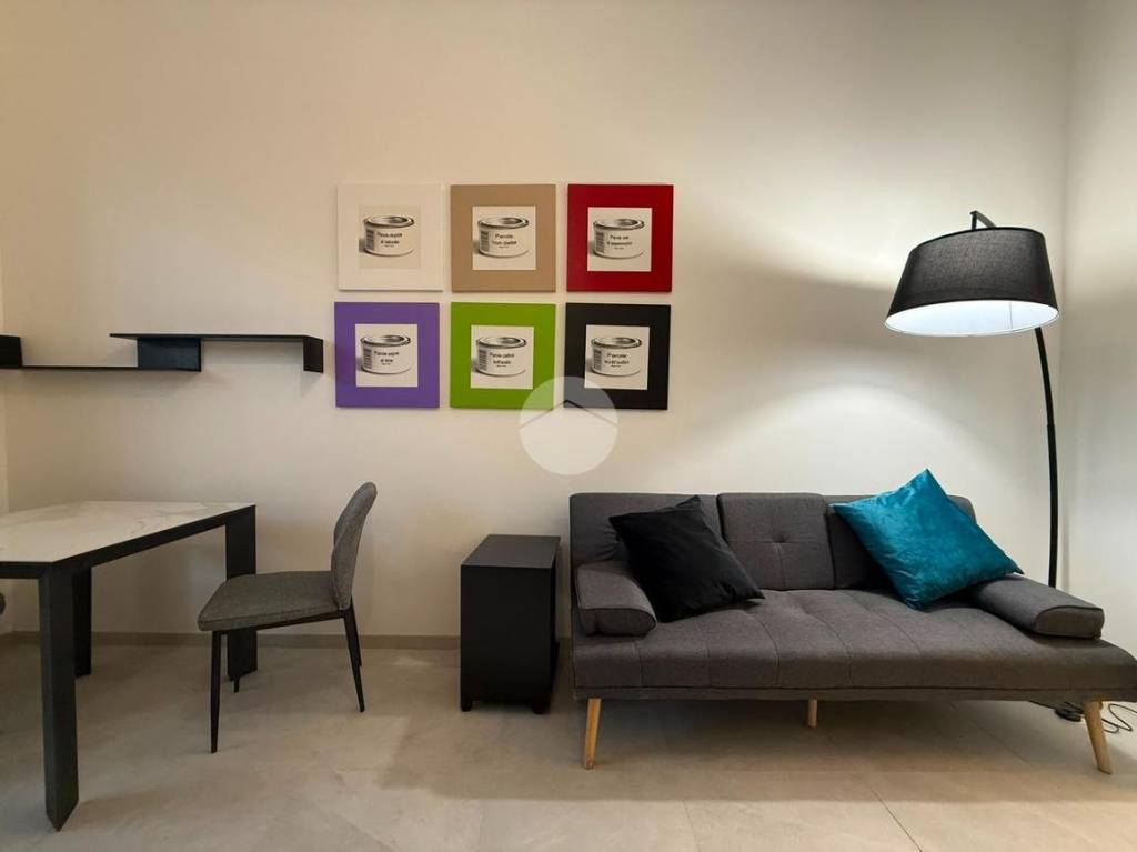 appartamento in vendita a Milano in zona Lorenteggio