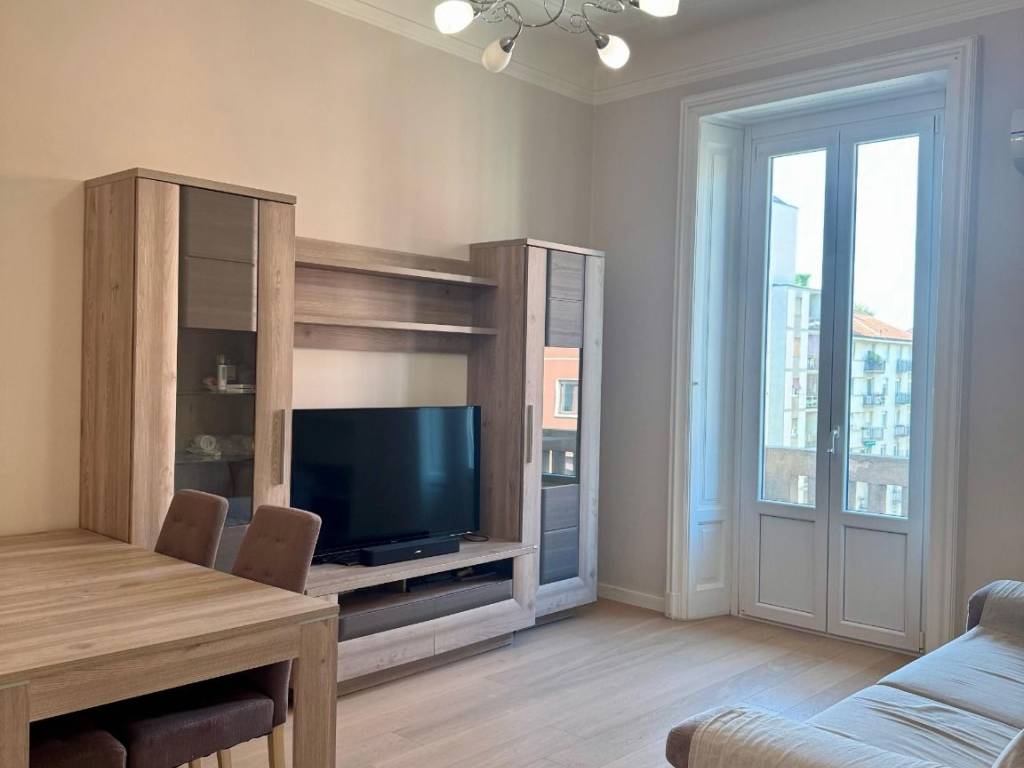 appartamento in vendita a Milano in zona Corsica