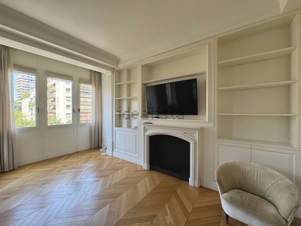 appartamento in vendita a Milano in zona Porta Monforte